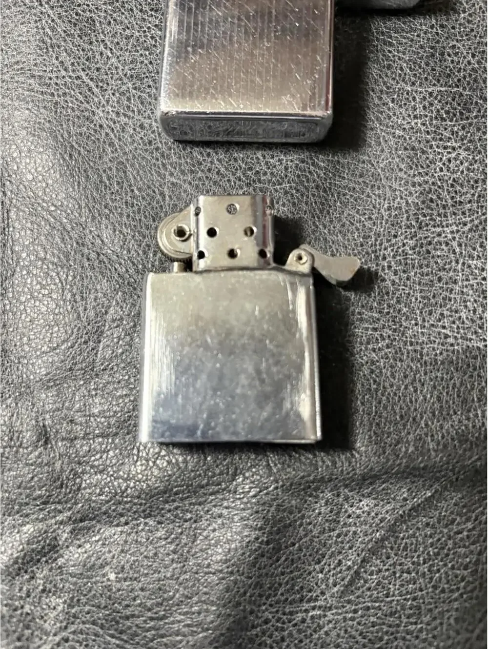 Vintage 1985 Zippo Lighter High Polish Chrome Engine Turned model (ZIP350) - Picture 4 of 12